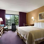 Ramadaby Wyndham Pittsburgh-New Stanton