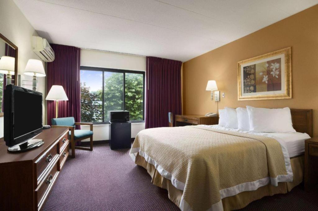 Hotel Ramadaby Wyndham Pittsburgh-new Stanton New Stanton