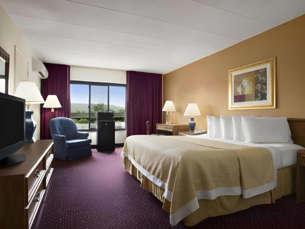 Hotel Ramadaby Wyndham Pittsburgh-new Stanton New Stanton
